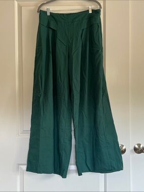 Wide-Leg High-Rise Pants in Forest Green